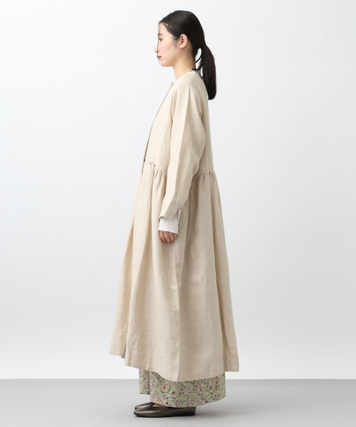 studio CLIP（スタディオクリップ）の「《natural by clip》リネンツイルワンピースコート（ノーカラーコート・レディース・ベージュ/チャコール・FREE）」の5枚目の写真