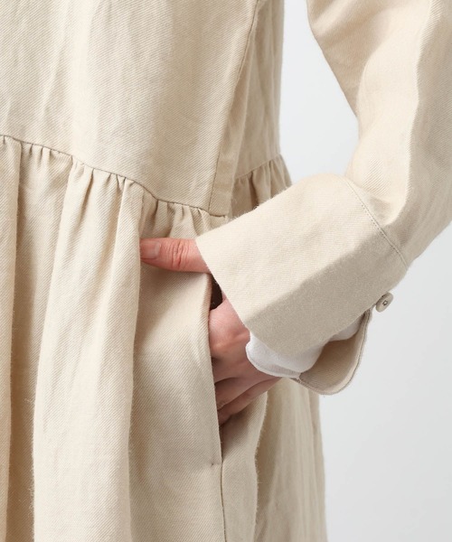studio CLIP（スタディオクリップ）の「《natural by clip》リネンツイルワンピースコート（ノーカラーコート・レディース・ベージュ/チャコール・FREE）」の9枚目の写真