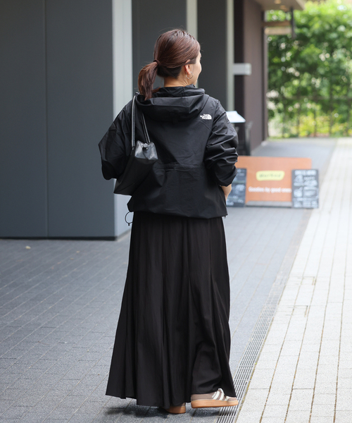 THE NORTH FACE(ザノースフェイス)の「《追加》【THE NORTH FACE/ ザノースフェイス】コンパクトジャケット(ナイロンジャケット・レディース・ブラック/チャコールグレー・MEDIUM)」の7枚目の写真