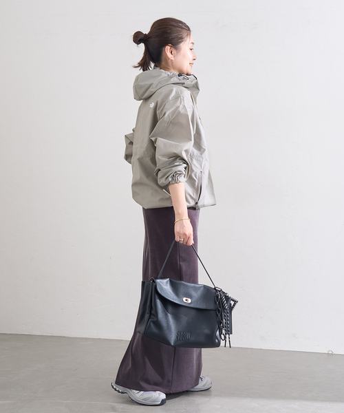 THE NORTH FACE(ザノースフェイス)の「《追加》【THE NORTH FACE/ ザノースフェイス】コンパクトジャケット(ナイロンジャケット・レディース・ブラック/チャコールグレー・MEDIUM)」の11枚目の写真