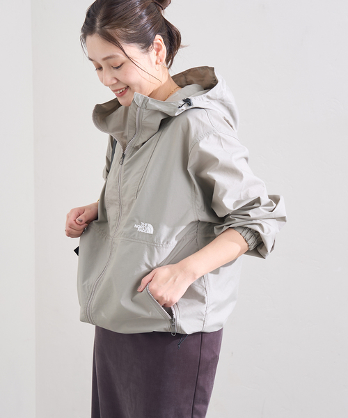 THE NORTH FACE(ザノースフェイス)の「《追加》【THE NORTH FACE/ ザノースフェイス】コンパクトジャケット(ナイロンジャケット・レディース・ブラック/チャコールグレー・MEDIUM)」の14枚目の写真