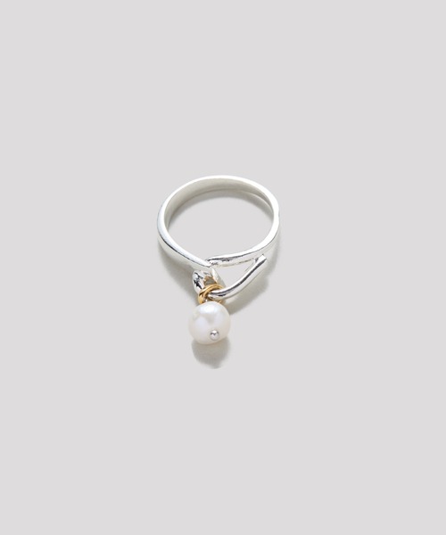 LAPUIS(ラピュイ)の「LAPUIS(ラピュイ)Pearl Hook ring(リング・レディース・マルチ/ゴールド・11号/13号)」の5枚目の写真