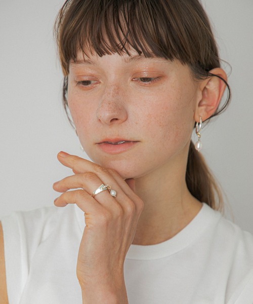 LAPUIS(ラピュイ)の「LAPUIS(ラピュイ)Pearl Hook ring(リング・レディース・マルチ/ゴールド・11号/13号)」の13枚目の写真