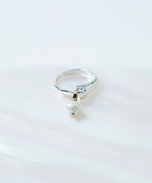 LAPUIS(ラピュイ)の「LAPUIS(ラピュイ)Pearl Hook ring(リング・レディース・マルチ/ゴールド・11号/13号)」の16枚目の写真