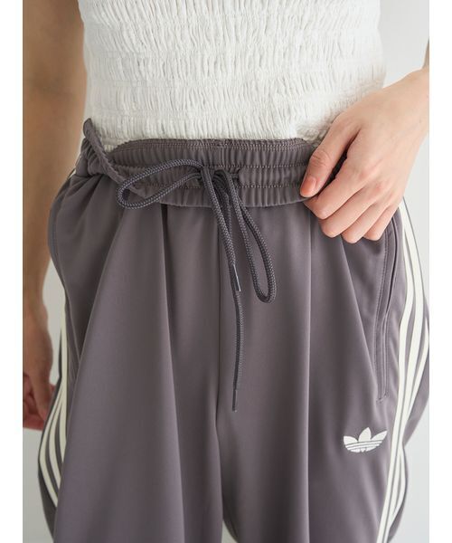 SNIDEL（スナイデル）の「【adidas Originals】FIRE BIRD TP/ファイヤーバードトラックパンツ（その他パンツ・レディース・グレー・S）」の10枚目の写真