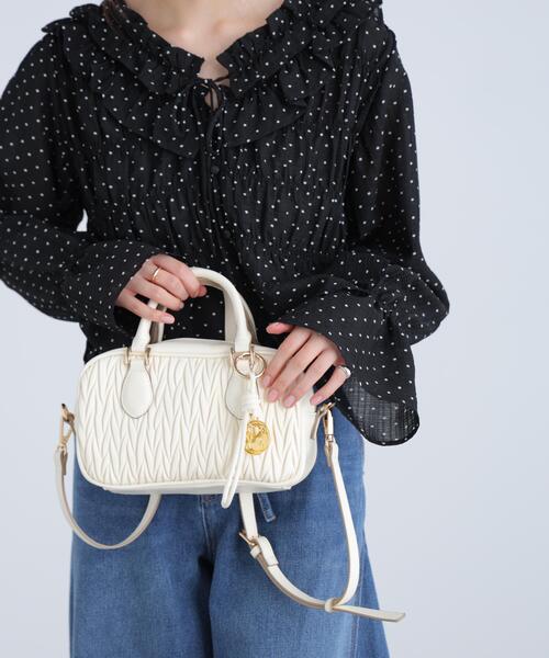 FREE'S MART（フリーズマート）の「キルティング風ミニボストンバッグ（ボストンバッグ・レディース・ホワイト/ブラック・ﾌﾘ-）」の2枚目の写真