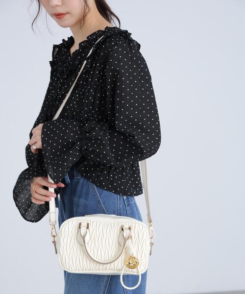 FREE'S MART（フリーズマート）の「キルティング風ミニボストンバッグ（ボストンバッグ・レディース・ホワイト/ブラック・ﾌﾘ-）」の3枚目の写真