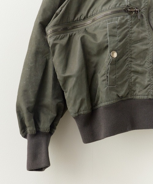 FACETASM(ファセッタズム)の「FACETASM/ファセッタズム ZIPPER BUG MA-1 シガレットポケット ユーズド加工ブルゾン 2026年春夏(MA-1・レディース・カーキ・00)」の9枚目の写真