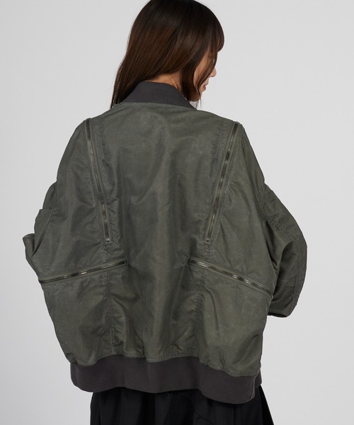 FACETASM(ファセッタズム)の「FACETASM/ファセッタズム ZIPPER BUG MA-1 シガレットポケット ユーズド加工ブルゾン 2026年春夏(MA-1・レディース・カーキ・00)」の18枚目の写真