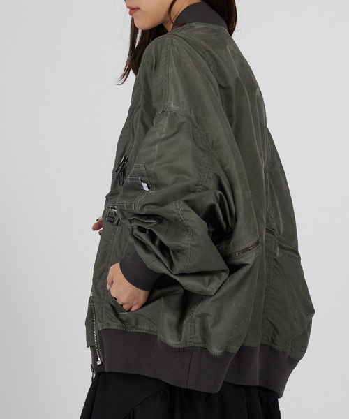 FACETASM(ファセッタズム)の「FACETASM/ファセッタズム ZIPPER BUG MA-1 シガレットポケット ユーズド加工ブルゾン 2026年春夏(MA-1・レディース・カーキ・00)」の19枚目の写真