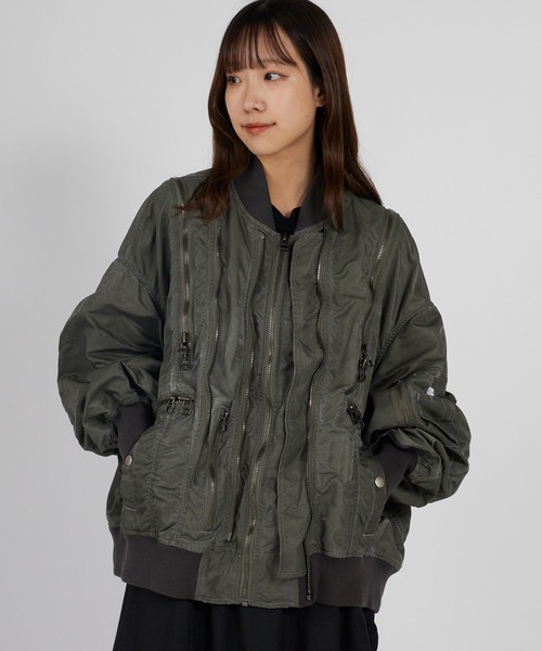 FACETASM(ファセッタズム)の「FACETASM/ファセッタズム ZIPPER BUG MA-1 シガレットポケット ユーズド加工ブルゾン 2026年春夏(MA-1・レディース・カーキ・00)」の22枚目の写真