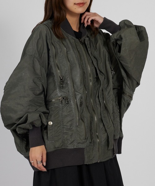 FACETASM(ファセッタズム)の「FACETASM/ファセッタズム ZIPPER BUG MA-1 シガレットポケット ユーズド加工ブルゾン 2026年春夏(MA-1・レディース・カーキ・00)」の21枚目の写真