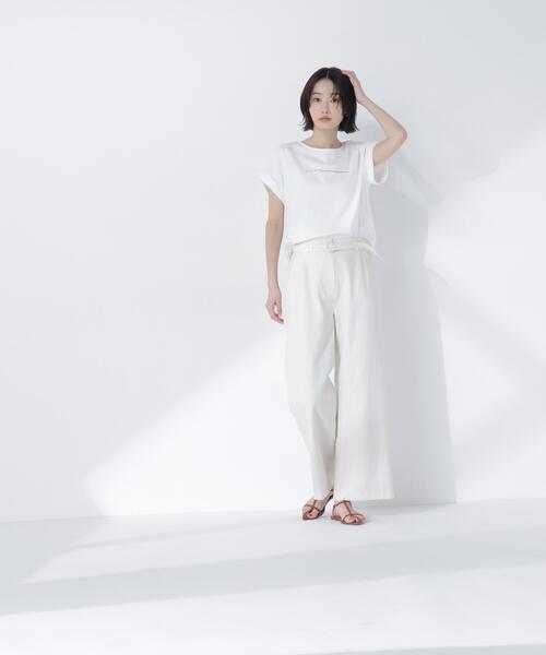NATURAL BEAUTY BASIC(ナチュラルビューティーベーシック)の「ロゴフレンチTシャツ(Tシャツ/カットソー・レディース・オフホワイト/ネイビー/ベージュ・FREE)」の4枚目の写真