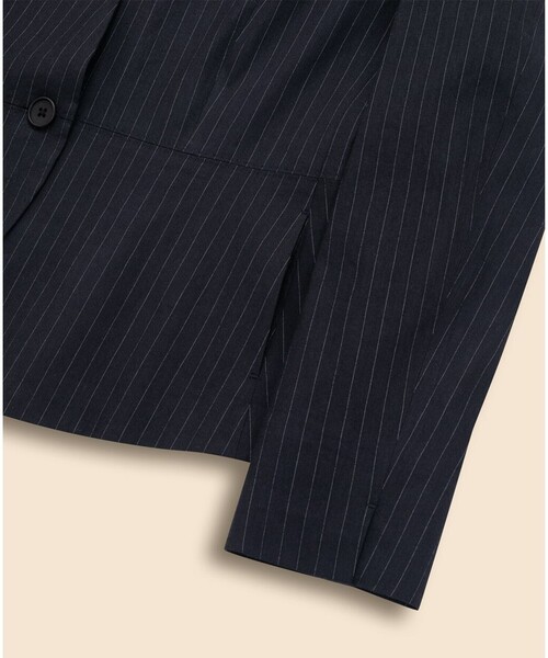 BROOKS BROTHERS(ブルックスブラザーズ)の「リネンブレンド ピンストライプ ノーカラージャケット(ノーカラージャケット・レディース・ネイビー・0/2/4/6)」の3枚目の写真