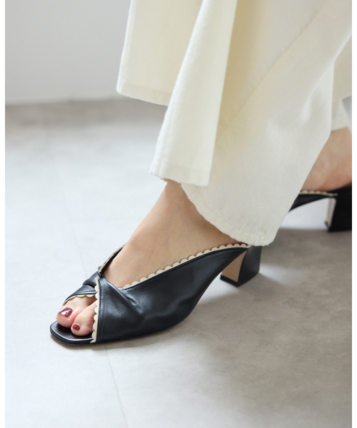 IENA（イエナ）の「NEBULONI E./ネブロー二 ツイストサンダル 361143634（サンダル・レディース・ブラック・38/37/36/35.5）」の2枚目の写真