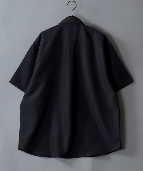 SITRY(シトリー)の「Dress Shirt with Tie/2WAY オーバーサイズ ネクタイ付き チェーン付き 半袖シャツ ドレスシャツ(シャツ/ブラウス・メンズ・ホワイト/ブラック・M/L)」の4枚目の写真
