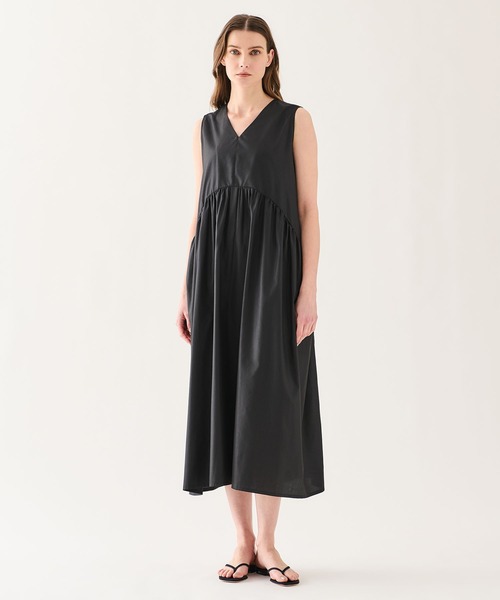 ESTNATION（エストネーション）の「ESTNATION / タイプライターギャザーワンピース《EXCLUSIVE》（ワンピース・レディース・ブラック/ブルー・FREE）」の2枚目の写真