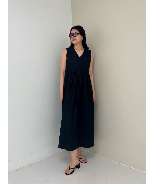 ESTNATION（エストネーション）の「ESTNATION / タイプライターギャザーワンピース《EXCLUSIVE》（ワンピース・レディース・ブラック/ブルー・FREE）」の4枚目の写真