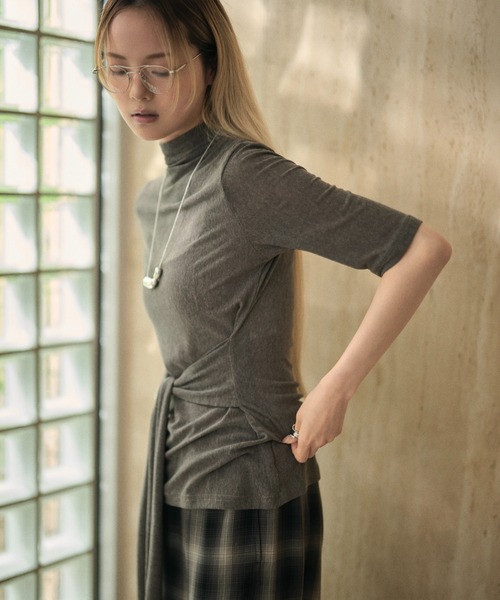 LAULEN(ローレン)の「half sleeve waist tie sheer high neck tops / ウエストリボン5分袖ハイネックシアートップス(Tシャツ/カットソー・レディース・グレー/アイボリー/ブラック・FREE)」の21枚目の写真