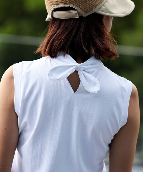 BEAMS GOLF(ビームスゴルフ)の「PURPLE LABEL / MONTAUK リボン モックネック シャツ(吸水速乾、UVカット)(スウェット・レディース・ホワイト/ネイビー/ピンク・LARGE/SMALL/MEDIUM)」の6枚目の写真