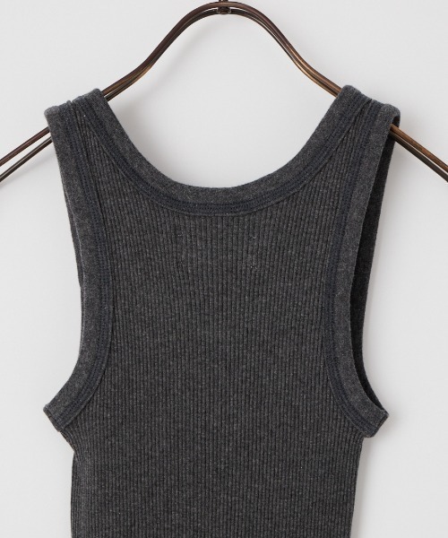 TODAYFUL（トゥデイフル）の「[TODAYFUL/トゥデイフル] シームレス リブタンクトップ（タンクトップ・レディース・チャコールグレー/ホワイト・F）」の17枚目の写真