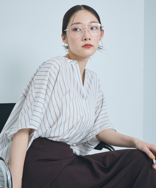 LEPSIM（レプシィム）の「サラキレ5分袖スキッパー　647561（シャツ/ブラウス・レディース・パープル/チャコールグレー/ホワイト/レッド/ストライプ・FREE）」の5枚目の写真