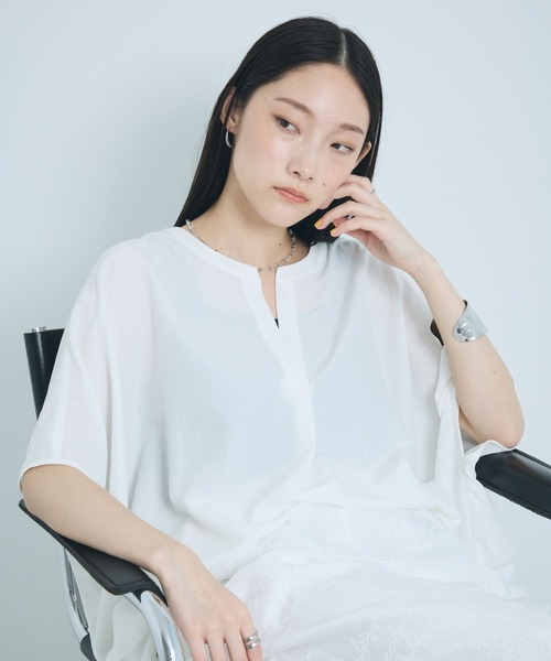 LEPSIM（レプシィム）の「サラキレ5分袖スキッパー　647561（シャツ/ブラウス・レディース・パープル/チャコールグレー/ホワイト/レッド/ストライプ・FREE）」の6枚目の写真