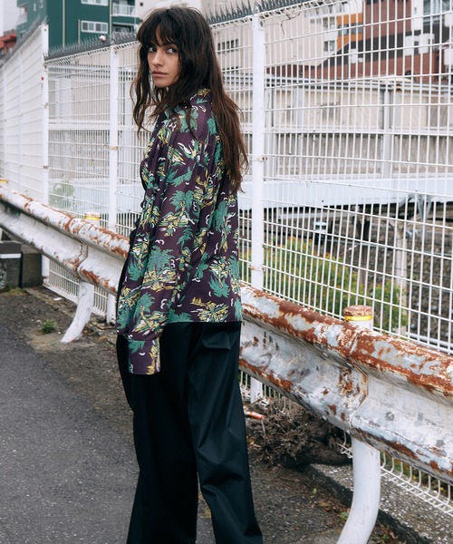 LE CIEL BLEU（ルシェルブルー）の「トロピカルプリントシアーシャツ / Tropical Print Sheer Shirt（シャツ/ブラウス・レディース・ライトブルー/ボルドー・36）」の18枚目の写真