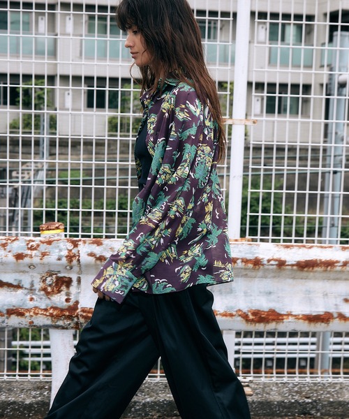 LE CIEL BLEU（ルシェルブルー）の「トロピカルプリントシアーシャツ / Tropical Print Sheer Shirt（シャツ/ブラウス・レディース・ライトブルー/ボルドー・36）」の16枚目の写真