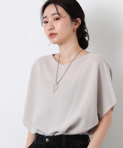 Gready Brilliant(グレディブリリアン)の「ホールガーメントアシメフレンチニット(ニット/セーター・レディース・グレイッシュベージュ/ネイビー/イエロー・FREE)」の10枚目の写真