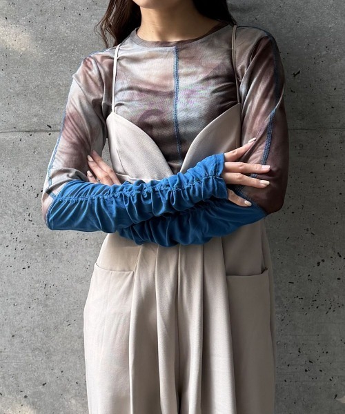 CIEL'AIR(シエルエアー)の「CONTRAST CUFF PRINTED TULLE TOP(コントラストカフスプリントチュールトップス)(Tシャツ/カットソー・レディース・ブラック/モカ・FREE)」の1枚目の写真