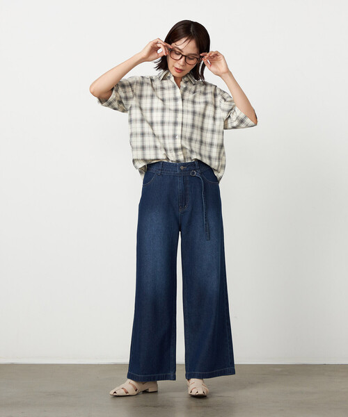 COMME CA ISM(コムサイズム)の「デニムワイドパンツ(デニムパンツ・レディース・ネイビー/ブルー・LARGE/MEDIUM)」の8枚目の写真
