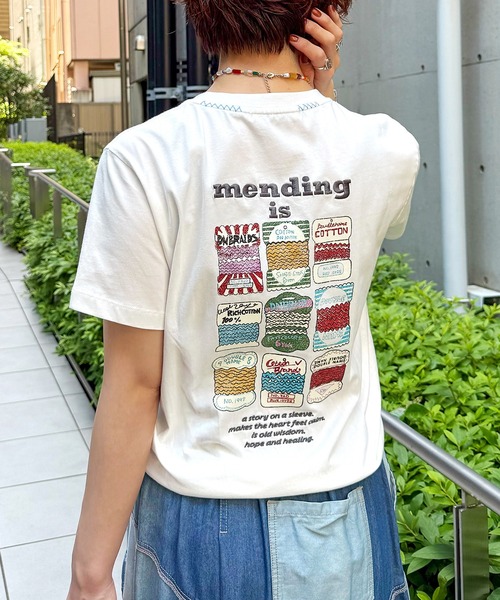 DOUBLE NAME(ダブルネーム)の「Mending BACKモチーフTEE(Tシャツ/カットソー・レディース・レッド/ブルー/オフホワイト・FREE)」の1枚目の写真