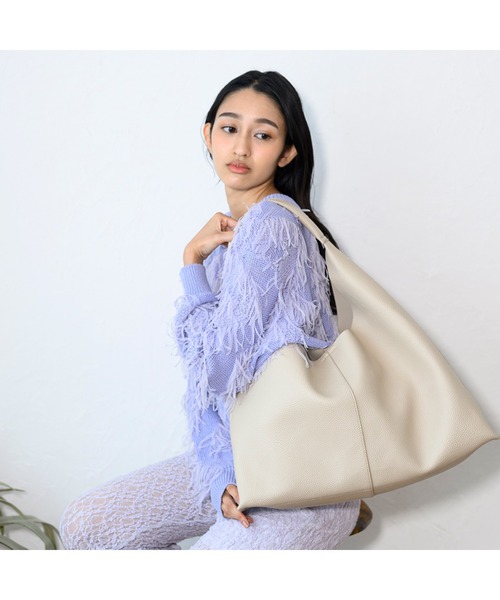 ECHEL(エシェル)の「軽量F/Lワイドワンショルダー(ショルダーバッグ・レディース・ブラック/ベージュ/モカ/ホワイト・FREE)」の4枚目の写真