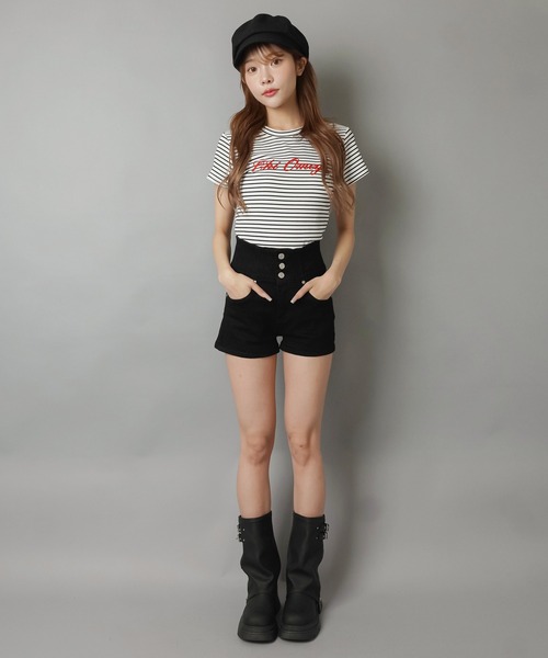 SPINNS(スピンズ)の「デニムショートパンツ/3ボタン(デニムパンツ・レディース・ブラック・S/M)」の7枚目の写真