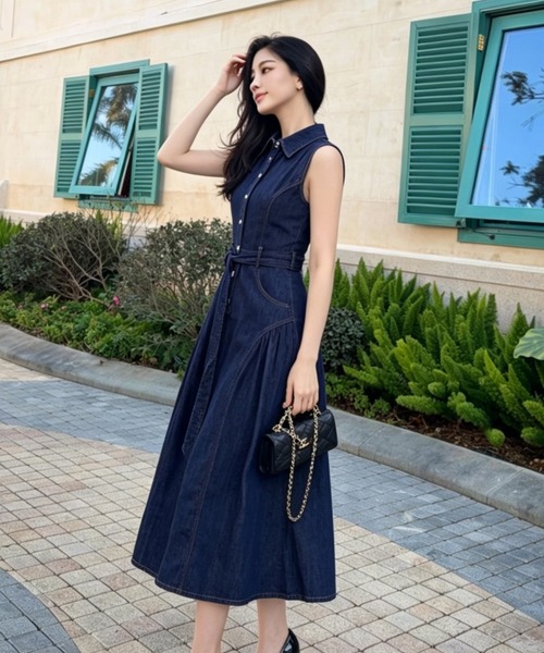 FAVORITO(ファヴォリート)の「ノースリーブ デニムワンピース(ワンピース・レディース・ダークブルー・S/M/L/XL)」の4枚目の写真