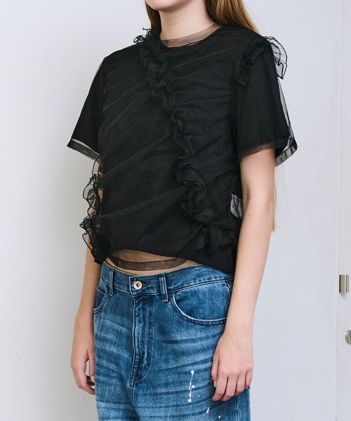 LE CIEL BLEU(ルシェルブルー)の「チュールラッフルディテールTシャツ / Tulle Ruffle Detail T-Shirt(Tシャツ/カットソー・レディース・ブラック/オフホワイト・36)」の9枚目の写真