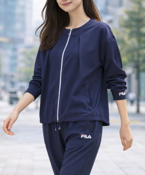 FILA(フィラ)の「FILA UV 軽やかはっ水ライトブルゾン(ノーカラージャケット・レディース・グレイッシュベージュ/ネイビー/ブラック・MEDIUM/LARGE/LL/3L)」の1枚目の写真