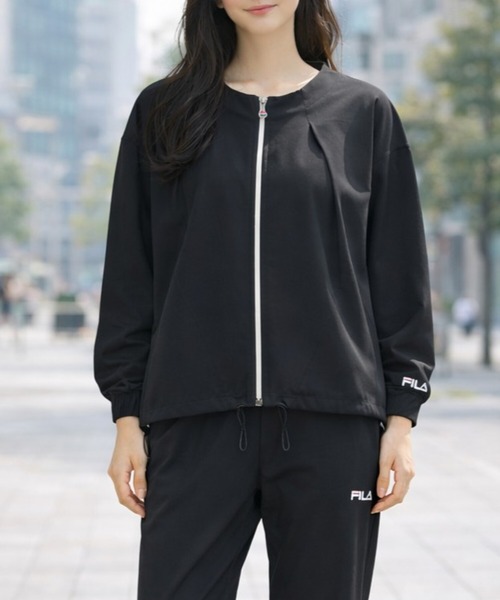 FILA(フィラ)の「FILA UV 軽やかはっ水ライトブルゾン(ノーカラージャケット・レディース・グレイッシュベージュ/ネイビー/ブラック・MEDIUM/LARGE/LL/3L)」の2枚目の写真