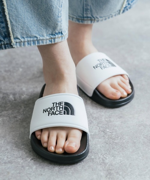 THE NORTH FACE(ザノースフェイス)の「日本未展開モデル WHITE LABEL THE NORTH FACE EPIC SLIDE ロゴスリッパサンダル(サンダル・メンズ・ブラック×ホワイト/ブラック・25cm/26cm/27cm/28cm/24cm)」の4枚目の写真