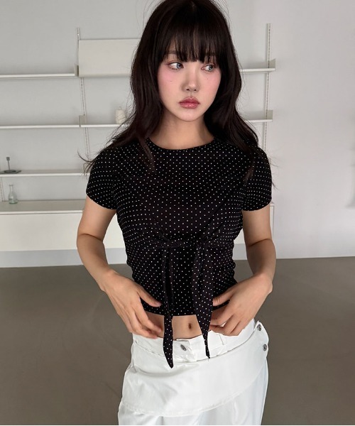 4INT.(フォイント)の「フロントリボン ドット 半袖 Tシャツ(Tシャツ/カットソー・レディース・グレー/ホワイト/ブラック・FREE)」の2枚目の写真