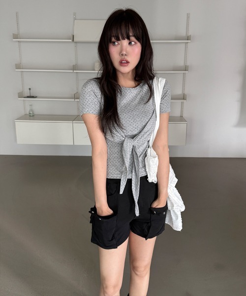 4INT.(フォイント)の「フロントリボン ドット 半袖 Tシャツ(Tシャツ/カットソー・レディース・グレー/ホワイト/ブラック・FREE)」の6枚目の写真