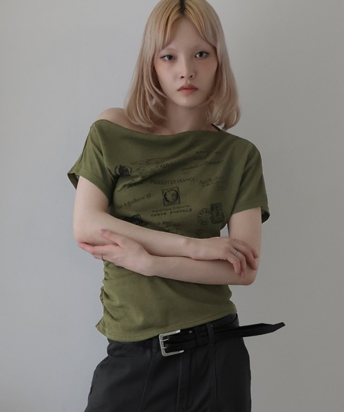 Ulysses(ユリシス)の「チョーカー付きオフショルロゴトップス(Tシャツ/カットソー・レディース・ホワイト/キャメル/グリーン・F)」の1枚目の写真