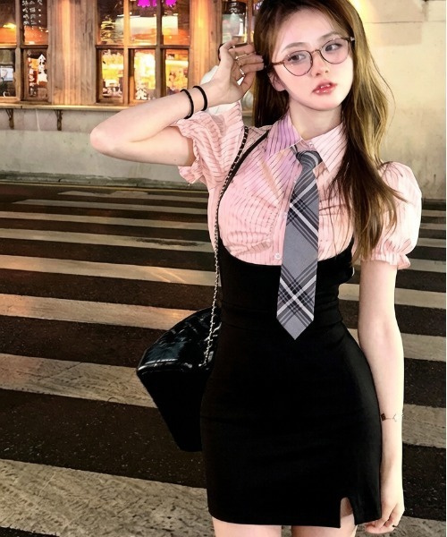 gossip!ロサンゼルス(ゴシップロサンゼルス)の「【Y2Kガーリー】 ネクタイ付きレイヤード風ミニワンピース(ワンピース・レディース・ブラック/グレー・M)」の9枚目の写真