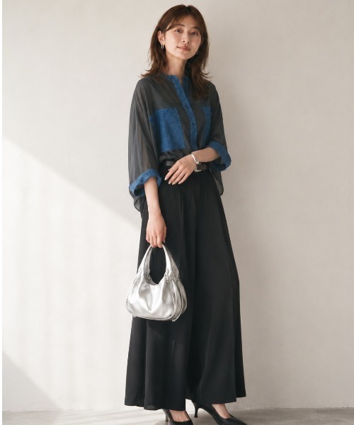 Lateru(ラテル)の「デニムポケット切替 シアー半袖シャツ 体型カバー(Tシャツ/カットソー・レディース・ブラック/ブラウン/ブルー・FREE)」の13枚目の写真