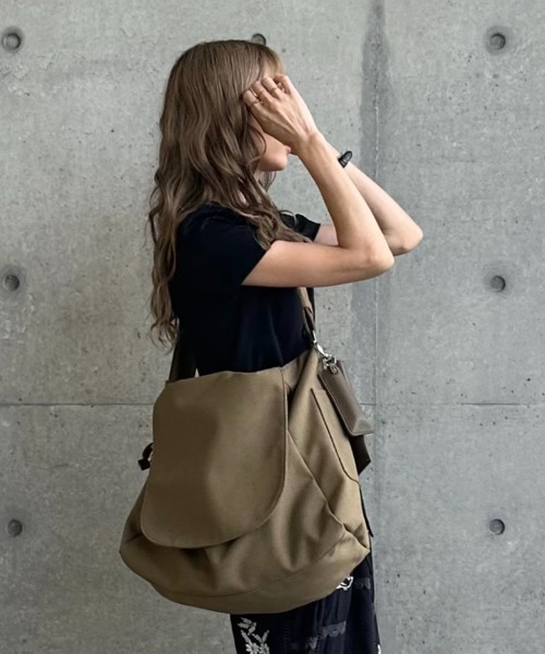 REAIMER(リエメ)の「【インフルエンサーayaさんコラボ】REAIMER(リエメ)キャンバス 2way ボディ ショルダーバッグ(メガネケース/リップケース付き)(ショルダーバッグ・レディース・ブラック/カーキ・FREE)」の21枚目の写真