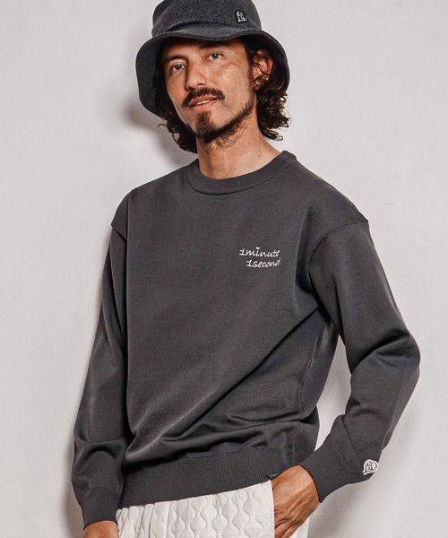1minute 1second（ワンミニットワンセカンド）の「mn3266-cursive embroidery washable long sleeve knit ウォッシャブルニット(1M26A180)（ニット/セーター・メンズ・ブラック/チャコール・L/XL/S/M）」の2枚目の写真