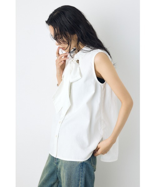 AZUL by moussy（アズールバイマウジー）の「【セットアップ対応】【身長/骨格別着用画像あり】ライトオンスデニムノースリーブタイブラウス ボウタイ リボン　春服　夏服　秋服（シャツ/ブラウス・レディース・ブルー/オフホワイト/ワンウォッシュ・MEDIUM/SMALL）」の16枚目の写真