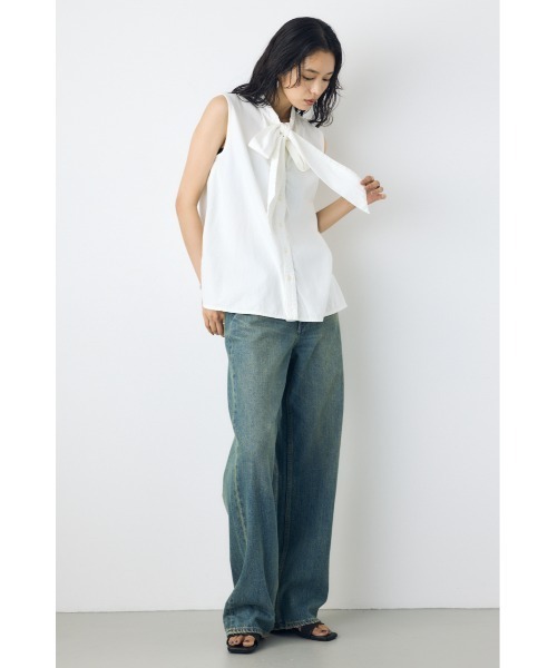 AZUL by moussy（アズールバイマウジー）の「【セットアップ対応】【身長/骨格別着用画像あり】ライトオンスデニムノースリーブタイブラウス ボウタイ リボン　春服　夏服　秋服（シャツ/ブラウス・レディース・ブルー/オフホワイト/ワンウォッシュ・MEDIUM/SMALL）」の18枚目の写真