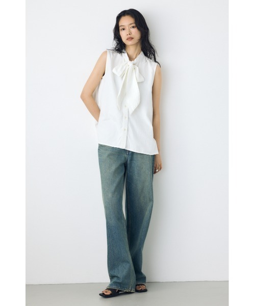 AZUL by moussy（アズールバイマウジー）の「【セットアップ対応】【身長/骨格別着用画像あり】ライトオンスデニムノースリーブタイブラウス ボウタイ リボン　春服　夏服　秋服（シャツ/ブラウス・レディース・ブルー/オフホワイト/ワンウォッシュ・MEDIUM/SMALL）」の19枚目の写真